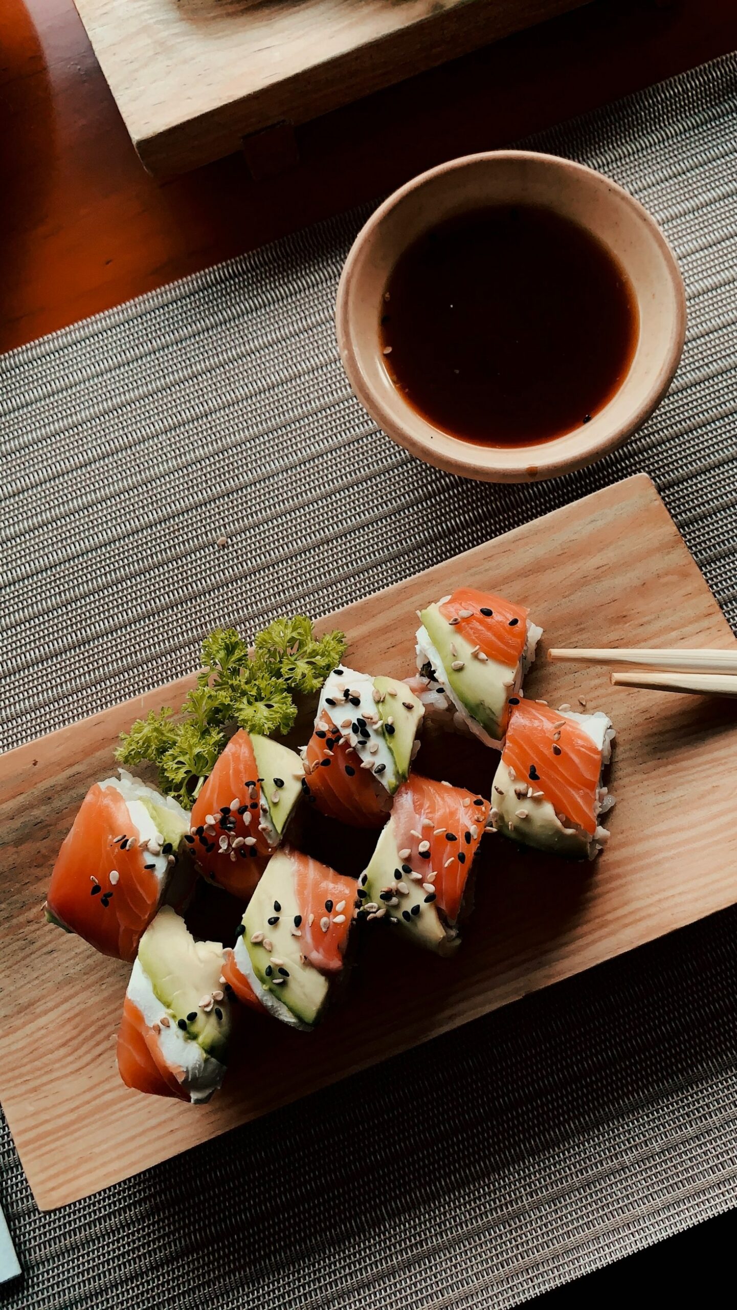 Dlaczego warto zainwestować w prywatne kolacje sushi?