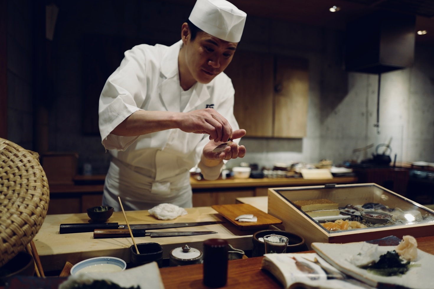 Porady mistrza sushi dla początkujących w kuchni japońskiej